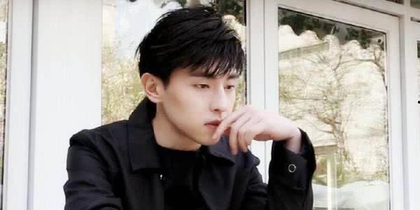 邓伦吃瓜小组视频