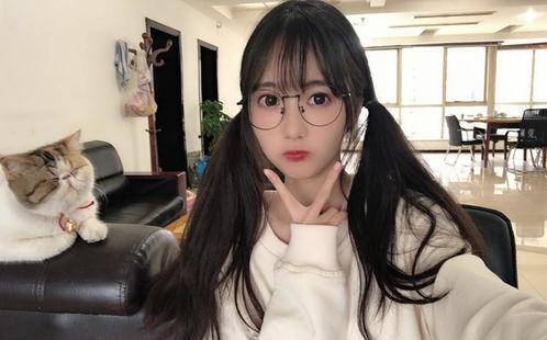 浙江学妹吃瓜视频,揭秘校园生活趣味瞬间