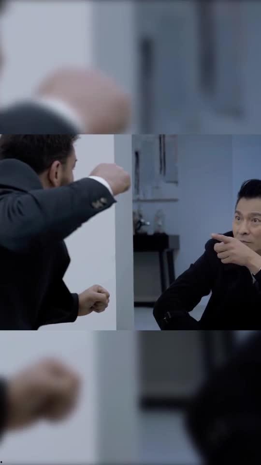 姐弟打架哥哥吃瓜视频,哥哥化身吃瓜群众，现场直播笑料百出